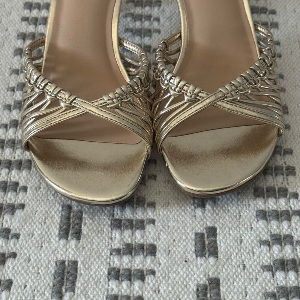 A New Day Gold Women's Heeled Sandals 6.5 - Picture 2 of 5